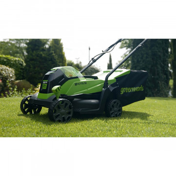 Аккумуляторная газонокосилка Greenworks GD24LM33 бесщеточная 24V с АКБ 4 Ач без ЗУ