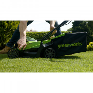 Аккумуляторная газонокосилка Greenworks GD24LM33 бесщеточная 24V с АКБ 2 Ач без ЗУ